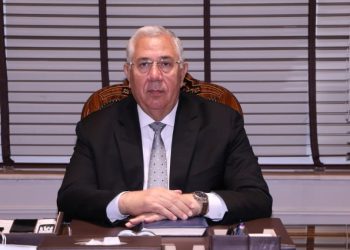 حزب الجبهة.. هل يستطيع القصير بناء جسر بين الشعب والدولة؟