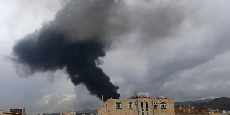 قيادى حوثى ينفى استهداف إسرائيل لقيادات بصنعاء