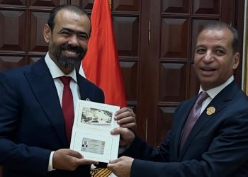 النائب نور الدين مصطفى يتسلم كارنيه عضوية الشيوخ