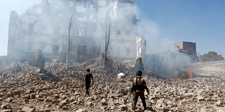 عدوان دموي على الإعلام.. العربية لحقوق الإنسان تدين استهداف صحيفة 26 سبتمبر باليمن ومقتل 31 مدنيا