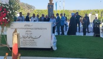 توافد المواطنين على ضريح بطل الحرب والسلام بالمنصة لإحياء ذكرى نصر أكتوبر