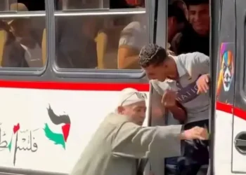 نجل مسن أتوبيس المنصورة: والدي بخير لكن حالته النفسية سيئة