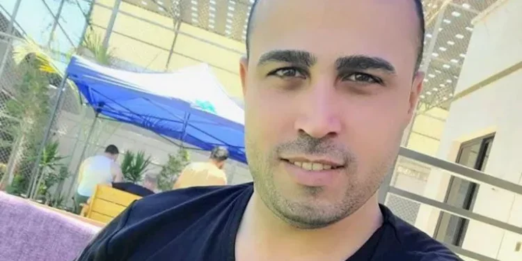 استشهاد الصحفي محمد المنيراوي وزوجته بقصـف إسرائيلي على مخيم النصيرات