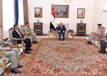 لبحث تعزيز التعاون العسكري.. السيسي يستقبل رئيس أركان القوات البرية الباكستانية بقصر الاتحادية