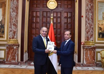 المستشار وسام إسماعيل يتسلم كارنيه عضوية مجلس الشيوخ