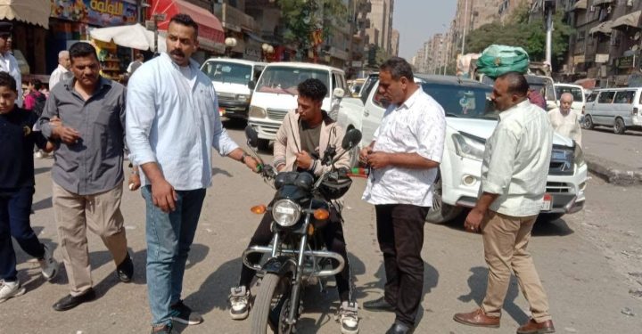 صور.. حملات أمنية مكثفة لضبط الخارجين عن القانون وتحقيق الانضباط في شوارع دار السلام