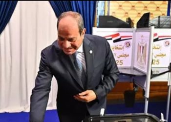 الرئيس السيسي يدلي بصوته في انتخابات مجلس النواب بمصر الجديدة