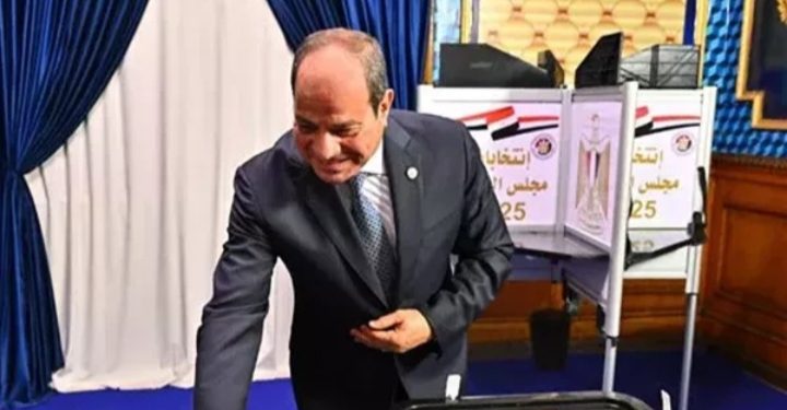 الرئيس السيسي يدلي بصوته في انتخابات مجلس النواب بمصر الجديدة