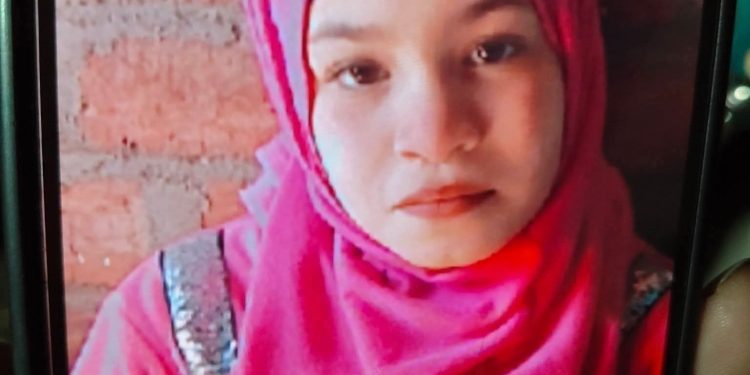 القبض على المتهمة بقـتــل تلميذة بسوهاج لسـرقـة قرطها الذهبي
