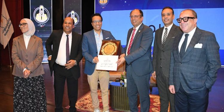 أحترم نفسي بعدم التدخل بتخصص غيري.. سامح حسين ينفي تعيينه بهيئة تدريس جامعة حلوان