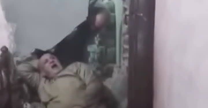 ضربوه بالقلم.. التـعدى على مسن من أشقائه داخل منزله بكفر الشيخ بسبب الميراث