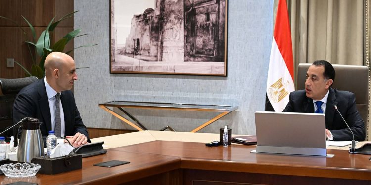 رئيس الوزراء ووزير التعليم