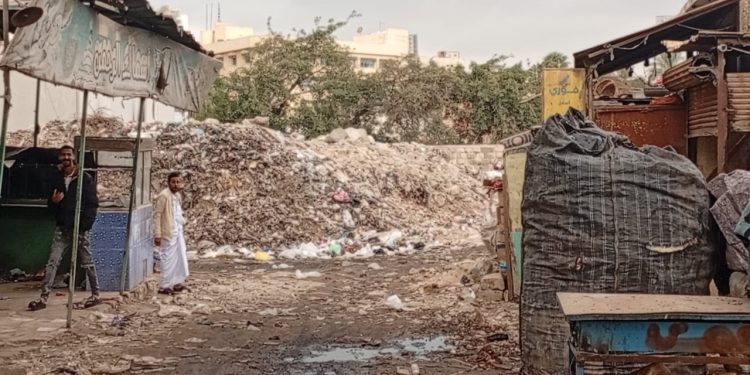 تلال القمامة تحاصر متحف الحضارات.. وأهالي مصر القديمة يستغيثون من الحرائق