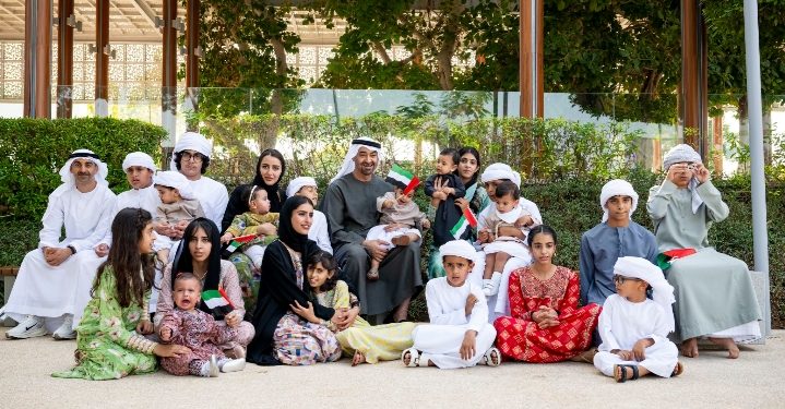 كل عام وأنتم وأرض زايد الخير بخير.. الشيخ محمد بن زايد يهنئ شعب الإمارات باليوم الوطني الإماراتي