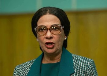 إليسا تشيد بفيلم الست: منى زكي ممثلة عظيمة وأدائها عالمي واستمتعت بكل لحظة من الفيلم