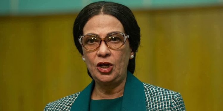 إليسا تشيد بفيلم الست: منى زكي ممثلة عظيمة وأدائها عالمي واستمتعت بكل لحظة من الفيلم