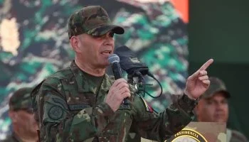 وزير الدفاع الفنزويلي يطالب بالإفراج السريع عن مادورو وزوجته