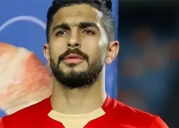 قرار صعب جدا.. أيمن أشرف لاعب النادي الأهلي السابق يعلن اعتزاله