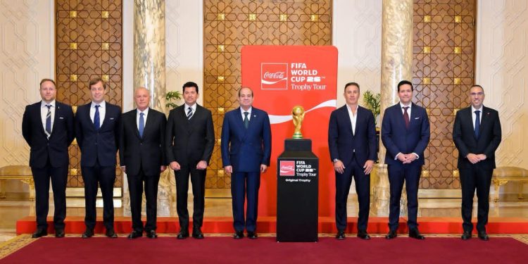 الرئيس السيسي يستقبل وفد فيفا ضمن الجولة الترويجية لـ كأس العالم