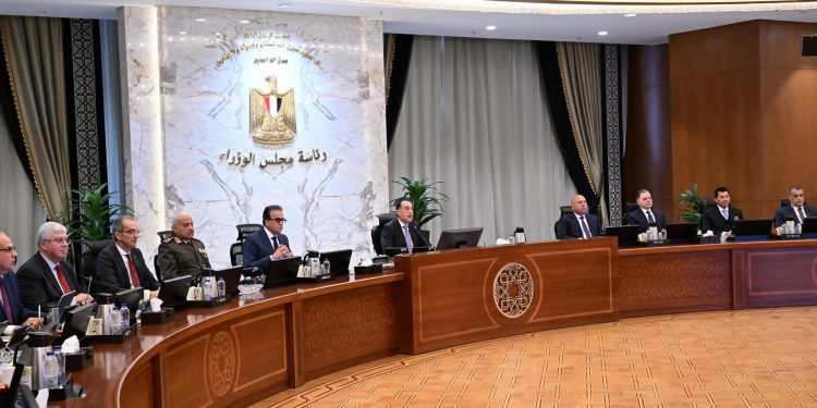 الحكومة تعلن سداد 5 مليارات دولار من مستحقات الشركاء الأجانب بقطاع البترول