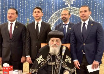 من كاتدرائية العباسية.. النائبان محمد زكي ونور الدين مصطفى يهنئان قداسة البابا تواضروس بعيد الميلاد