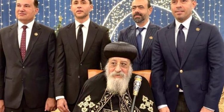 من كاتدرائية العباسية.. النائبان محمد زكي ونور الدين مصطفى يهنئان قداسة البابا تواضروس بعيد الميلاد