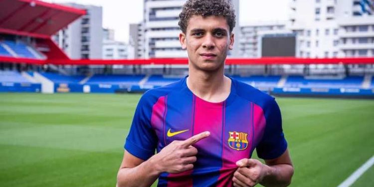 برشلونة يتعاقد مع المهاجم المصري حمزة عبد الكريم على سبيل الإعارة