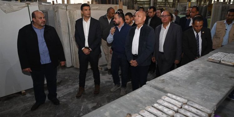 خالد هاشم يتفقد مصانع الرخام والجرانيت بالقاهرة.. ماذا كشف عن دعم الصناعة الوطنية؟