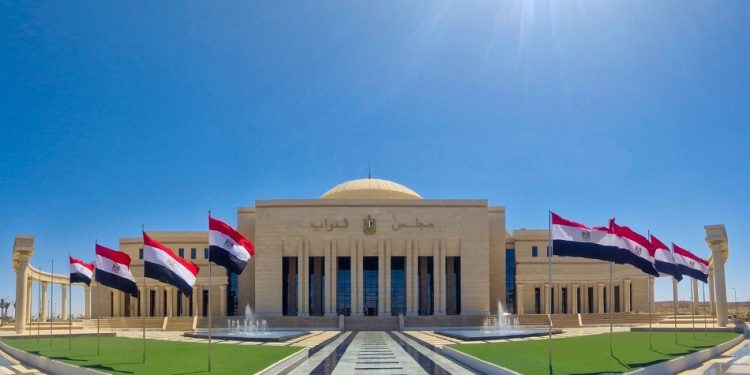 البرلمان يعود للانعقاد.. 5 اتفاقيات وقرارات رئاسية على طاولة النواب اليوم 
