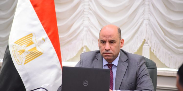 وزير العمل يعقد اجتماعًا مع الملحقين العماليّين بالخارج لتعزيز فرص التشغيل وحماية المصريين