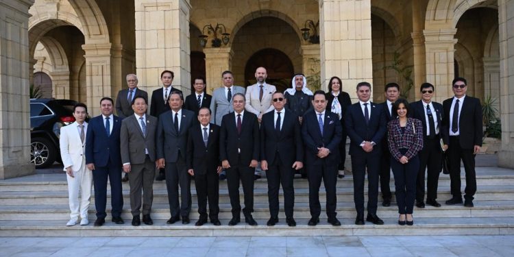 رئيس ووكيل “خارجية الشيوخ” يشيدان بالتجربة التايلاندية في التعليم المرتبط بسوق العمل كنموذج مهم لمصر