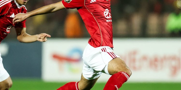 الأهلي يحسم الجدل بشأن عروض بيع محمد على بن رمضان إلى الدوري السعودي