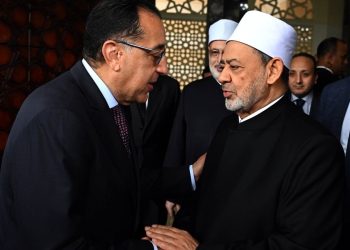 مدبولي يهنئ الإمام الأكبر بمناسبة قدوم شهر رمضان