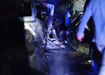 مصرع 7 أشخاص وإصابة 6 في حادث تصادم سيارتين بطريق مطروح