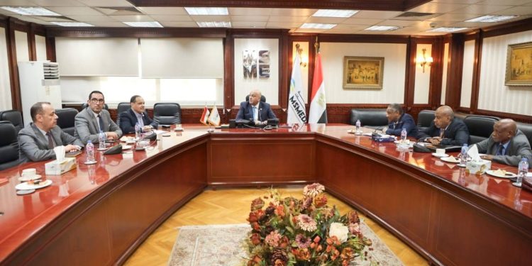 جهاز تنمية المشروعات يبحث مع وفد سوداني تعزيز التعاون ونقل الخبرات لدعم المشروعات الصغيرة والمتوسطة