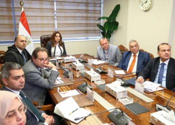 اجتماع موسع لوزارة التنمية المحلية والبيئة لمتابعة الاستراتيجيات البيئية والمشروعات الاستثمارية