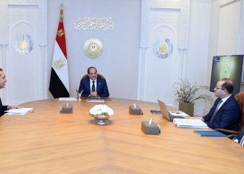 الرئيس السيسي يوجه بصرف مرتبات شهر فبراير لموظفي الدولة خلال الأسبوع الحالي وقبل حلول رمضان