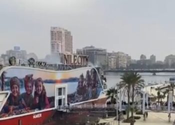 حـريق هائل يلتهم مركب سياحي بالنيل في الزمالك