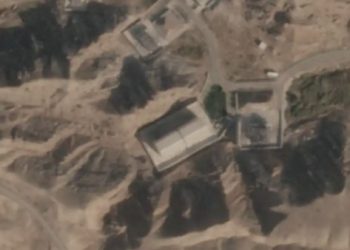 انفجار بمجمع صناعي عسكري في طهران وسط تصاعد الدخان الكثيف