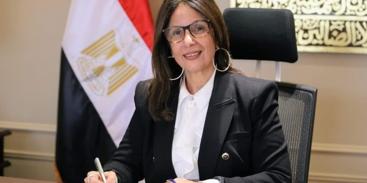 في ساعات العمل الأولى بعد حلف اليمين الدستوري