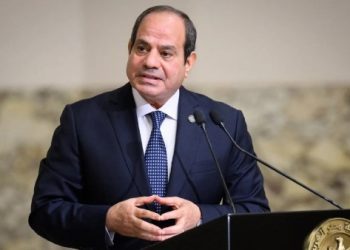 السيسي يُرقي قائدي القوات البحرية والجوية إلى رتبة فريق ويؤكد دعم الحكومة بعد التعديل الوزاري