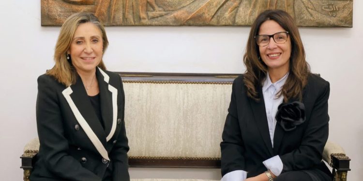 وزيرة الثقافة جيهان زكي تستقبل نفين الكيلاني لتصوير الثقافي