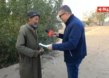 «أجمل ناس» في كرداسة.. عمرو الليثي يحقق أمنية حاج عبد الحكيم ويمنحه 5 آلاف جنيه