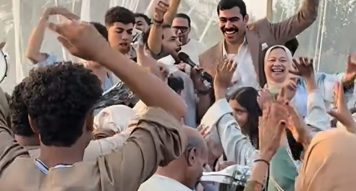 كوميديا أحمد رمزي وطارق شئلشة بأغنية “المعلم” في أولى حلقات “فخر الدلتا”