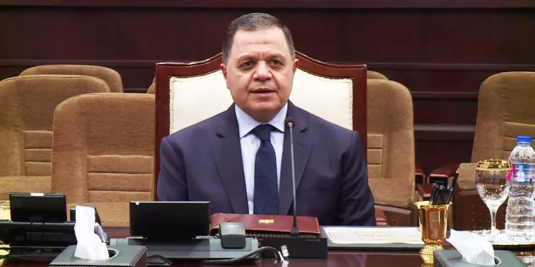 فرحة شعبية عارمة.. المصريون يحتفلون بتجديد الثقة في اللواء محمود توفيق وزير الداخلية