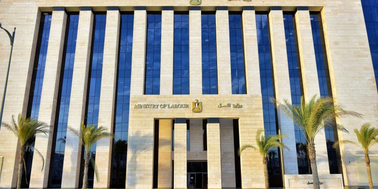 فرص عمل جديدة بالأردن في قطاع المقاولات برواتب تصل إلى 450 دينارًا شهريًا