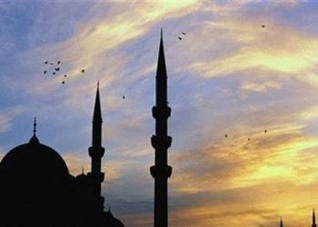 مواقيت الصلاة اليوم: صلاة الفجر والمغرب والعشاء في القاهرة والمحافظات