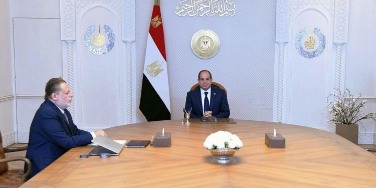 السيسي يجتمع بمحافظ البنك المركزي لمناقشة تطورات وإنجازات القطاع المصرفي لعام 2025