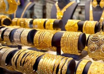 استقرار أسعار الذهب محليًا.. والأونصة تتحرك قرب 5000 دولار عالميًا