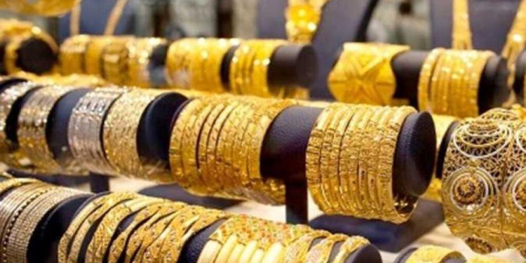 استقرار أسعار الذهب محليًا.. والأونصة تتحرك قرب 5000 دولار عالميًا